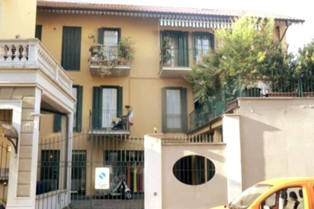 Apartment Near Metro Turin Exterior photo